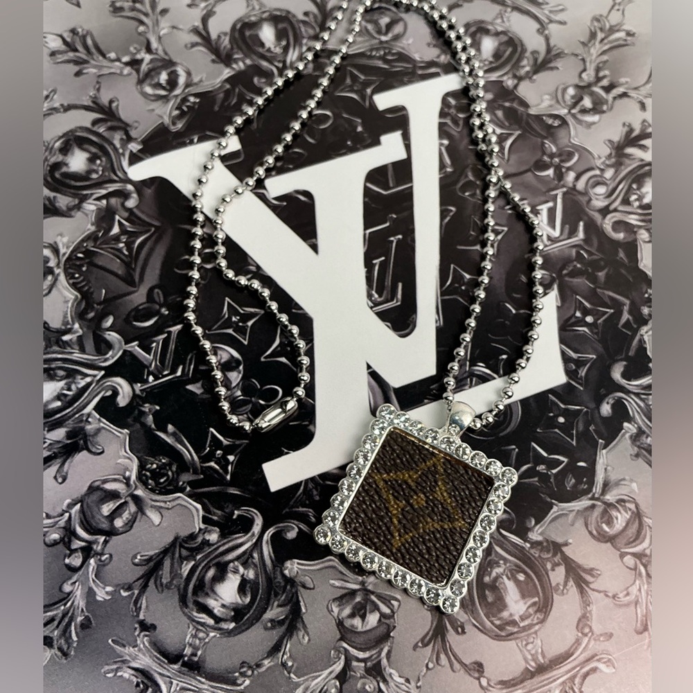 Louis Vuitton Monogram Canvas Silver Rhinestone Square Necklace